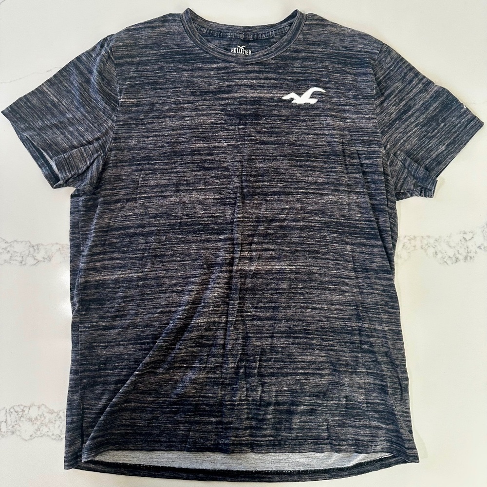 Hollister Men’s XL Dark Gray Graphic Logo T-Shirt